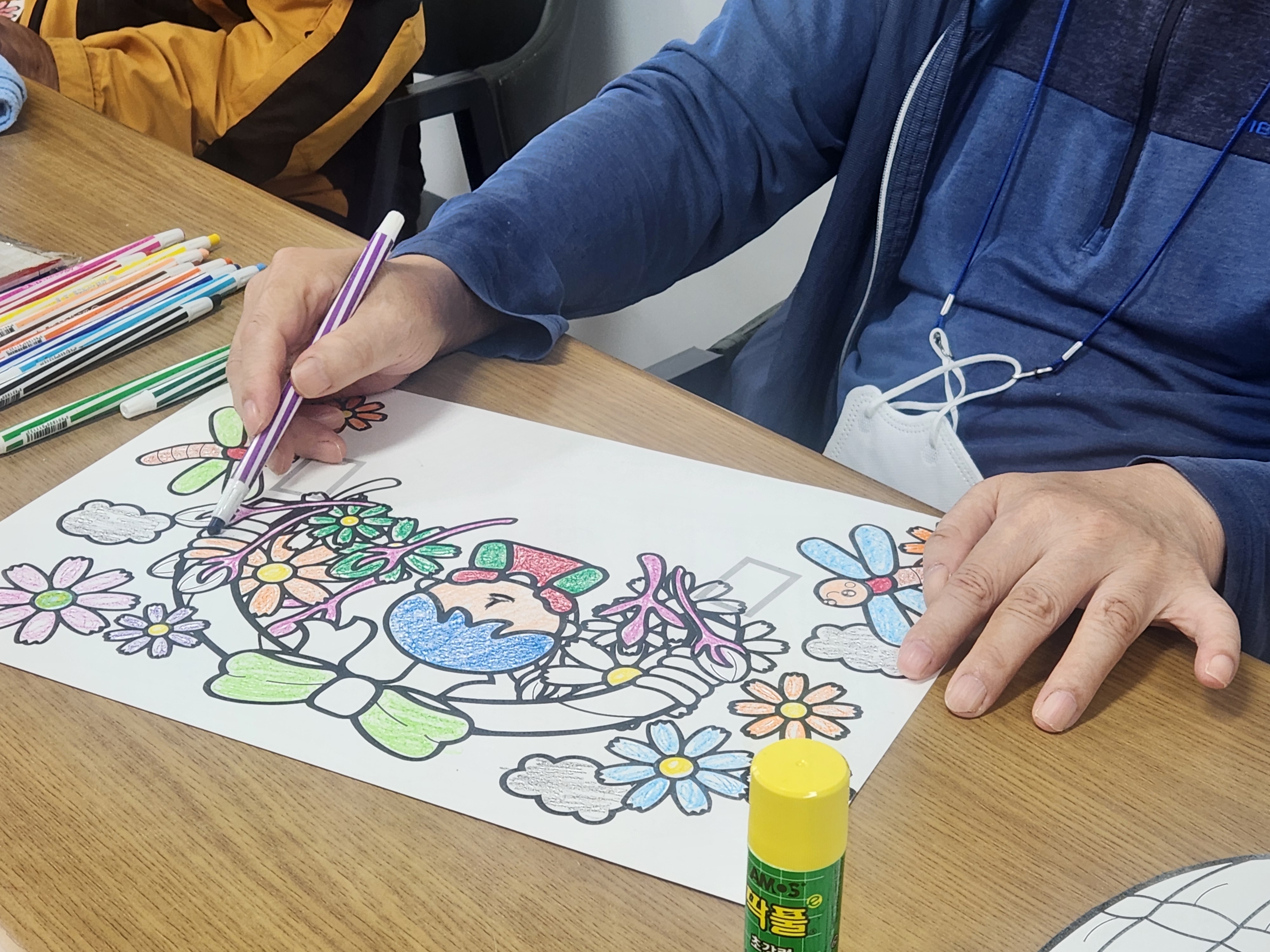 10월22일 미술치료(코스모스 바구니 꾸미기)